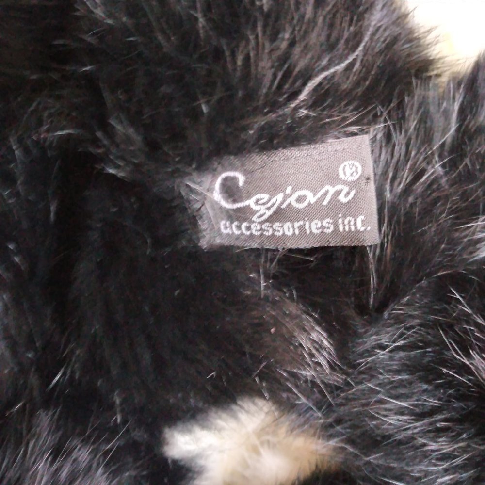 rabbit fur pom pom scarves - Picture 9 of 11